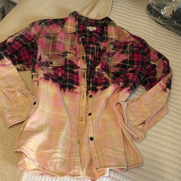 Distressed Flannel - Picture 2 of 2